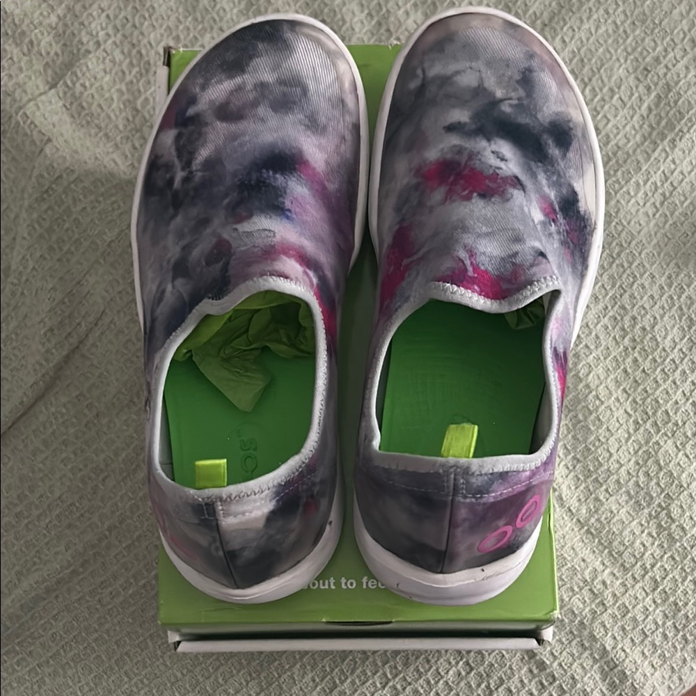 OOFOS Women’s Slip On Sneakers